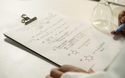 Rozszyfrowanie Wzorów Molekularnych dla Ostatnich Niechemiaków